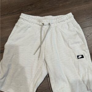 Nike Men's Light Gray Athletic Shorts